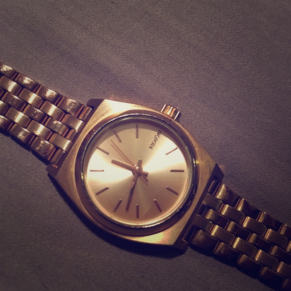 Nixon rose gold watch